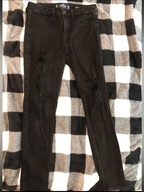 Hollister Black Distressed Skinny Jeans - Women's